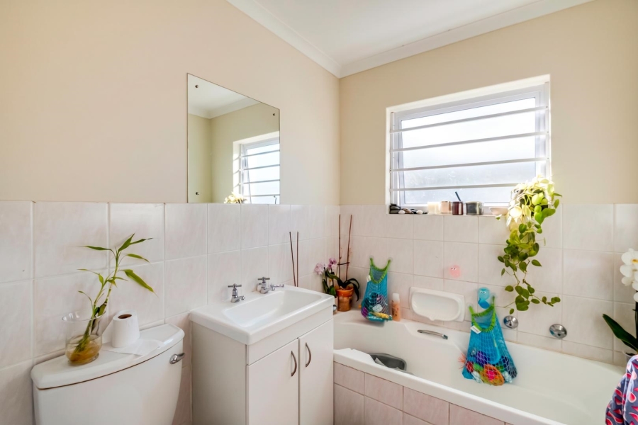 3 Bedroom Property for Sale in Kirstenhof Western Cape